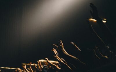 Should I Raise my Hands in Worship?